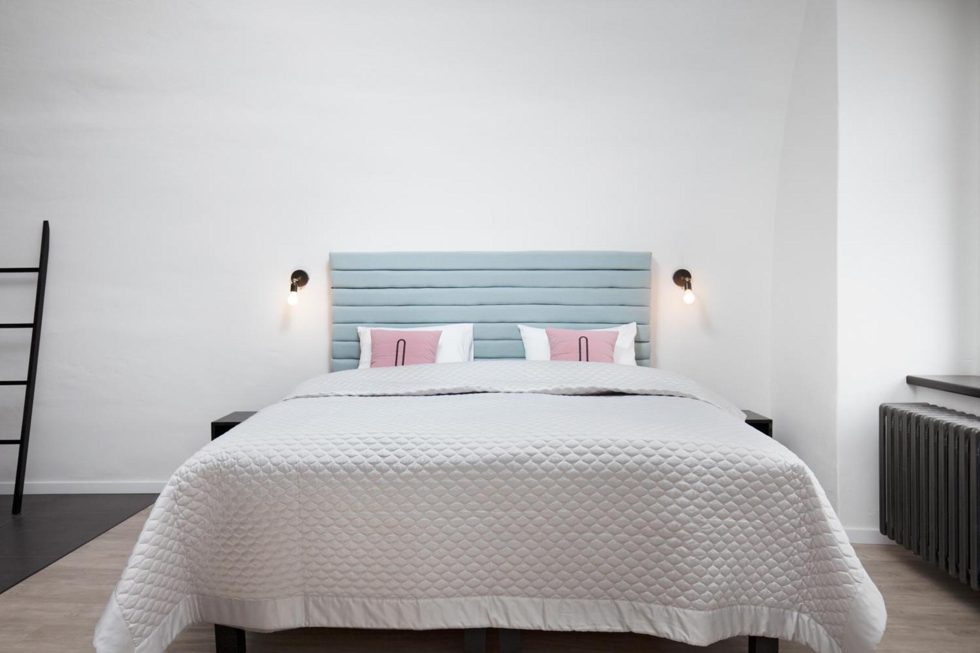 Long Story Short Hostel & Cafe Όλομουτς Εξωτερικό φωτογραφία