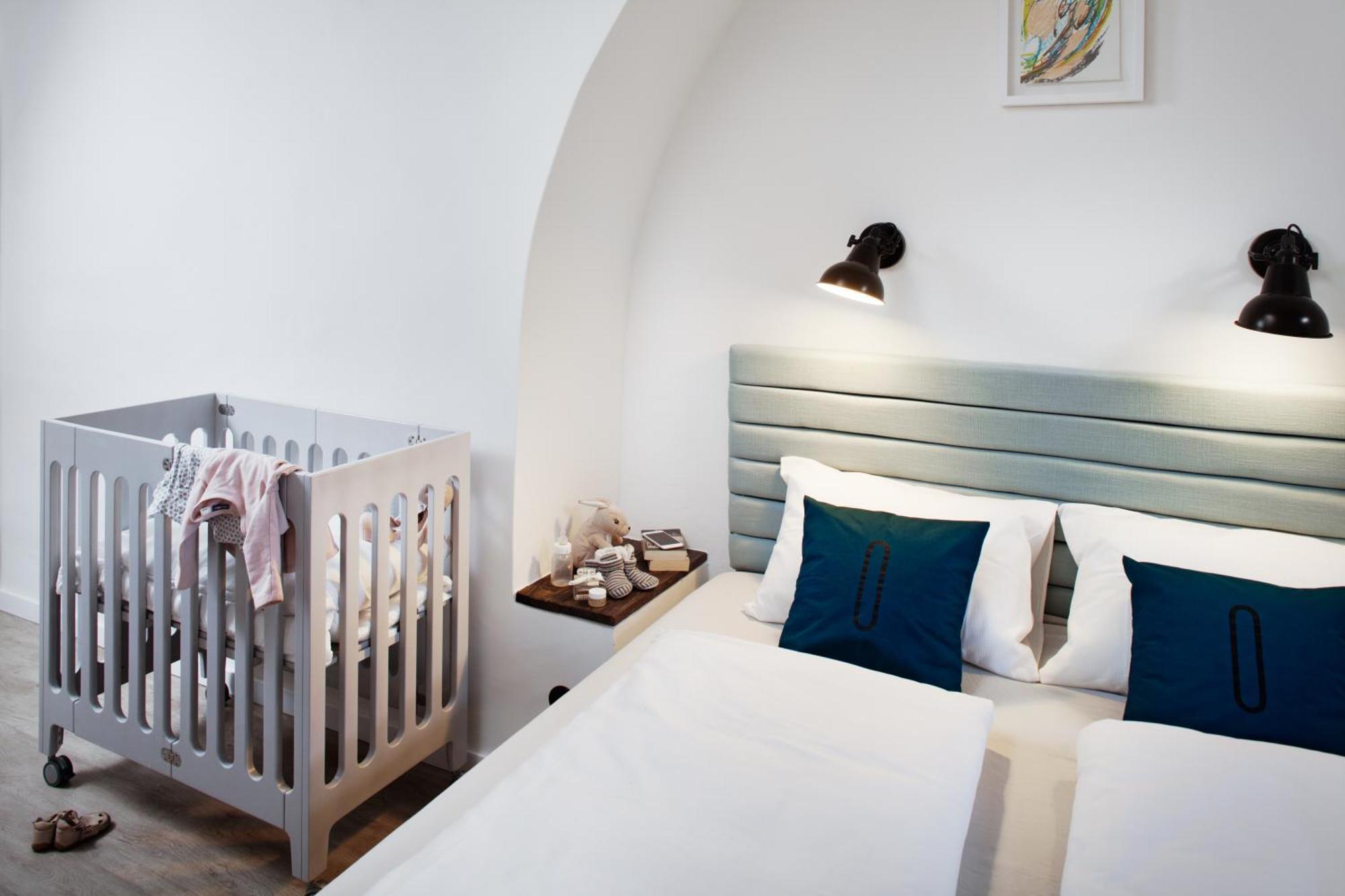 Long Story Short Hostel & Cafe Όλομουτς Εξωτερικό φωτογραφία