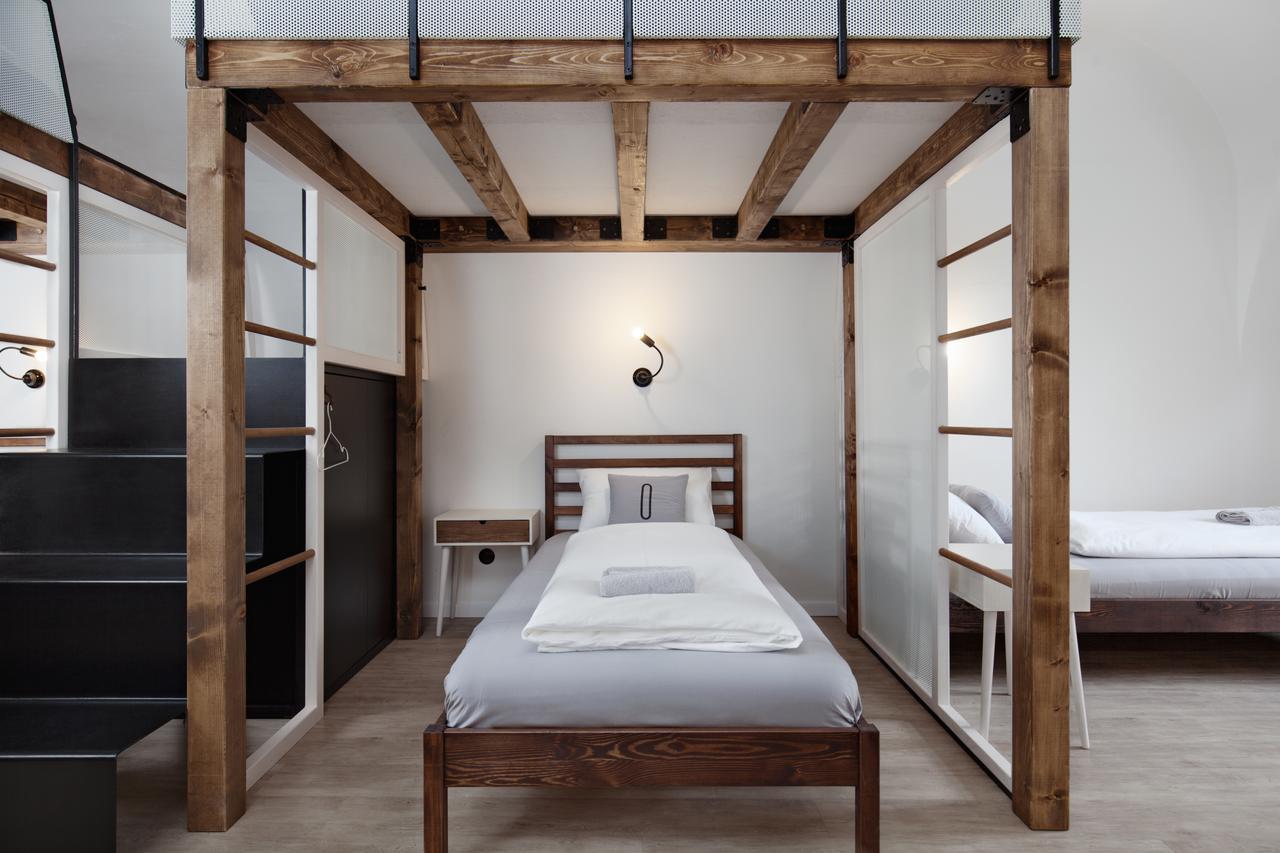 Long Story Short Hostel & Cafe Όλομουτς Εξωτερικό φωτογραφία