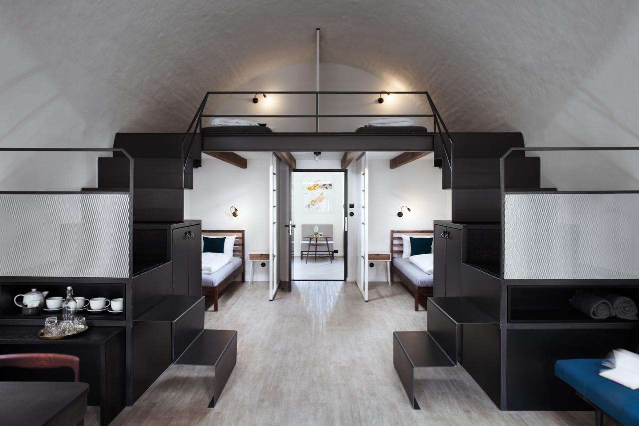 Long Story Short Hostel & Cafe Όλομουτς Εξωτερικό φωτογραφία
