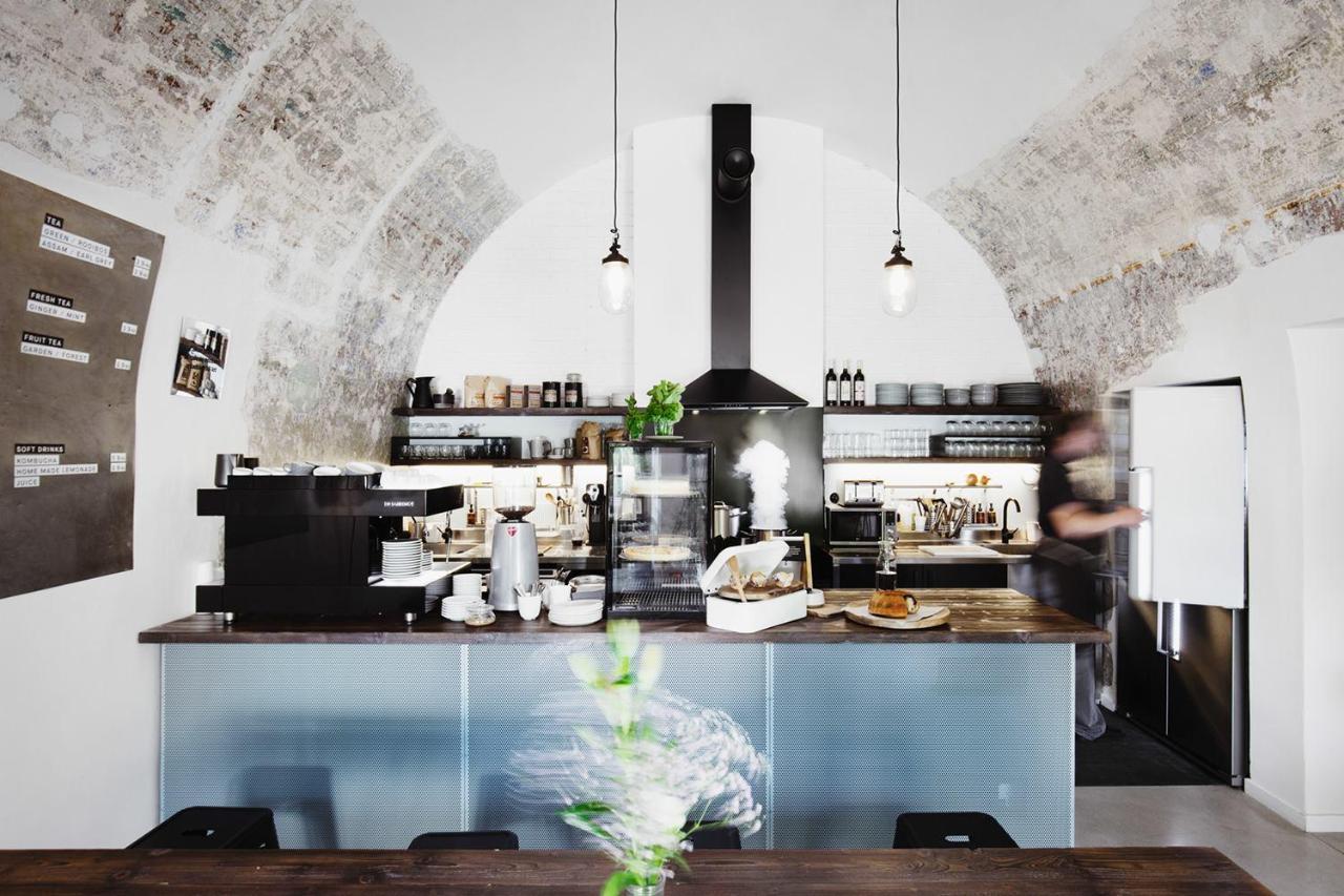 Long Story Short Hostel & Cafe Όλομουτς Εξωτερικό φωτογραφία