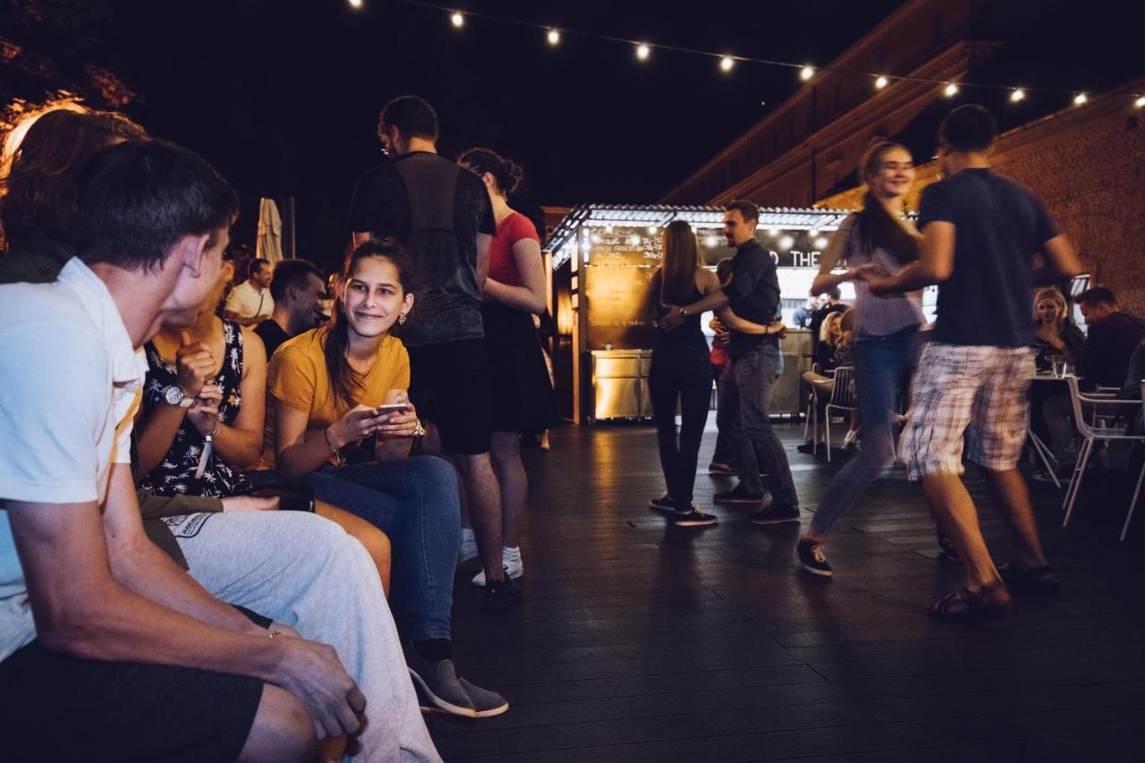 Long Story Short Hostel & Cafe Όλομουτς Εξωτερικό φωτογραφία